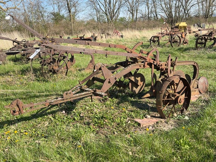 john-deere-12-image-8