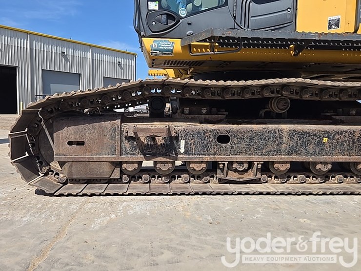 2011-deere-450d-lc-image-10