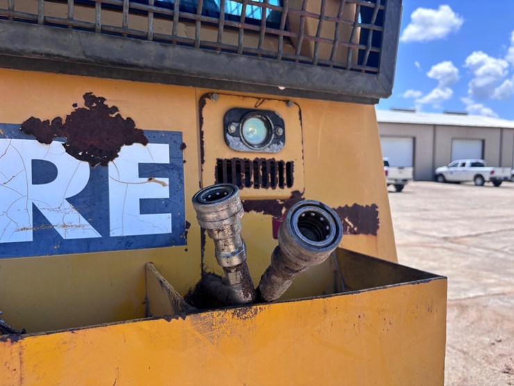deere-650h-lgp-image-32