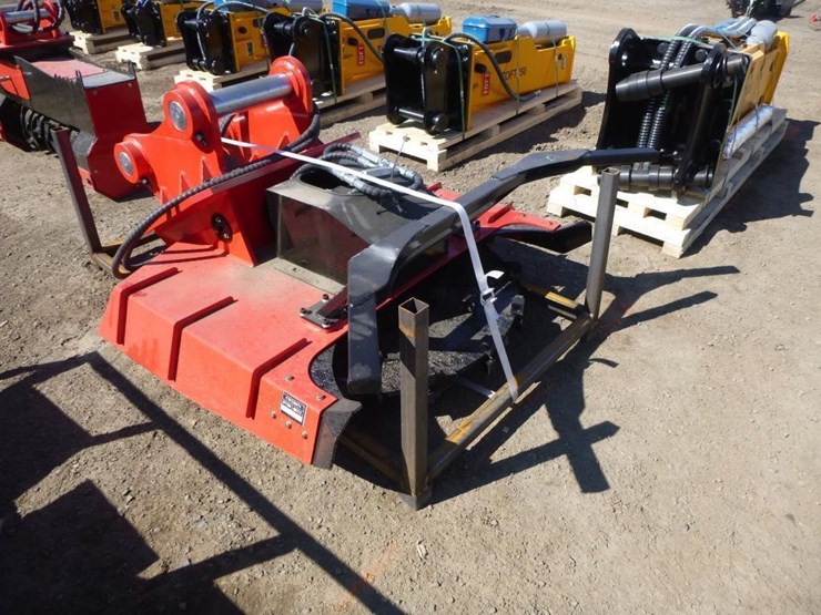 caterpillar-320-image-2