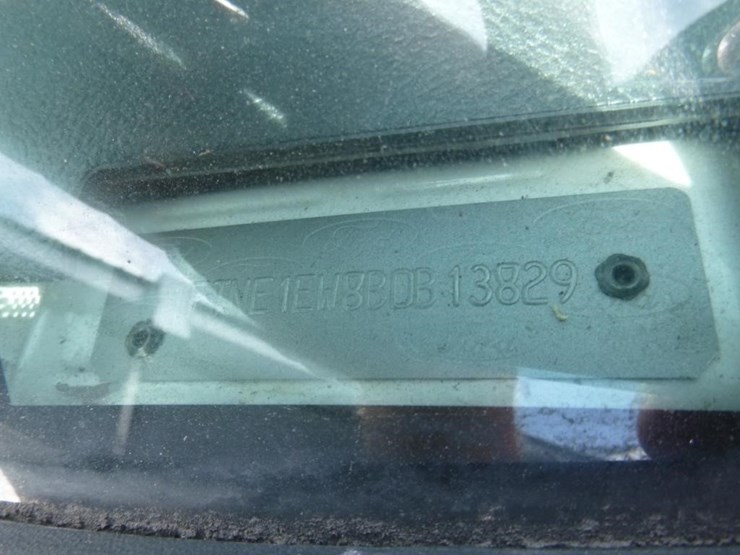 2011-ford-cargo-image-14