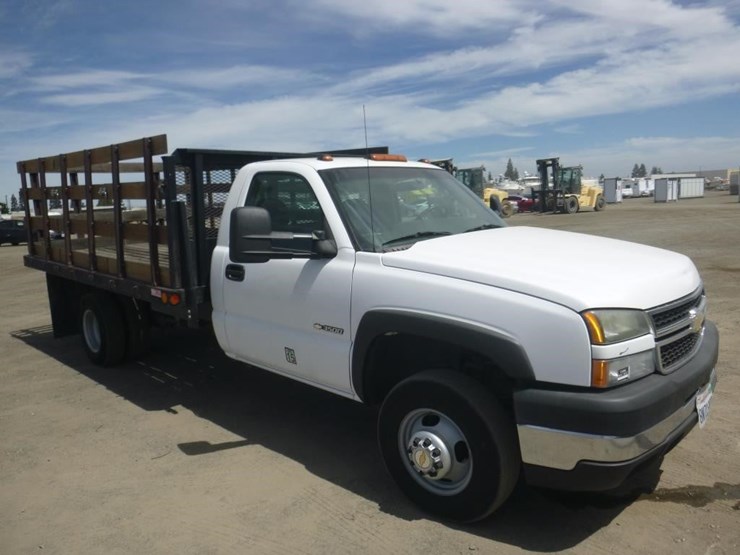 2007-chevrolet-3500-image-2