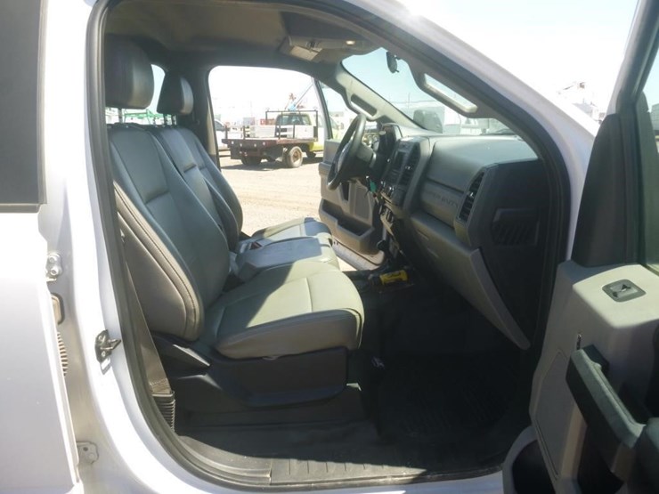 2018-ford-f550-image-15