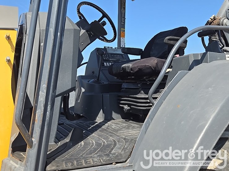 2019-deere-310sl-image-52