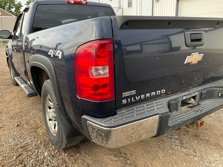 #2052-•-2010-chevrolet-silverado-4x4-pickup-truck-image-31