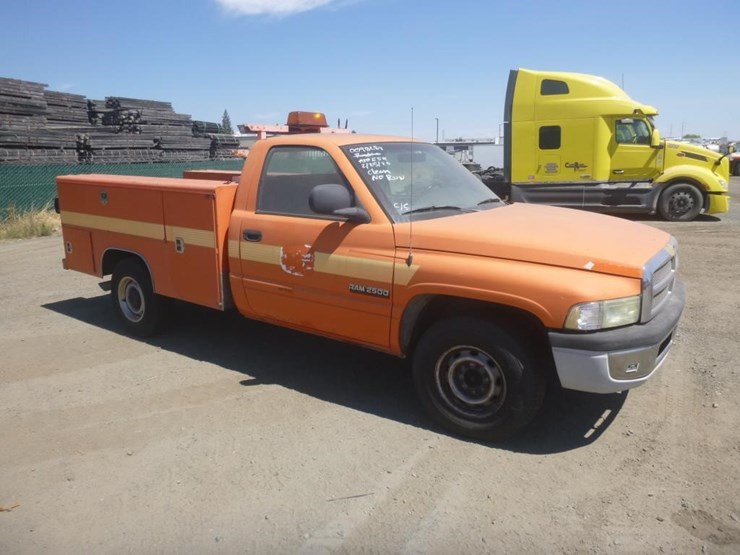2001-dodge-ram-2500-image-2