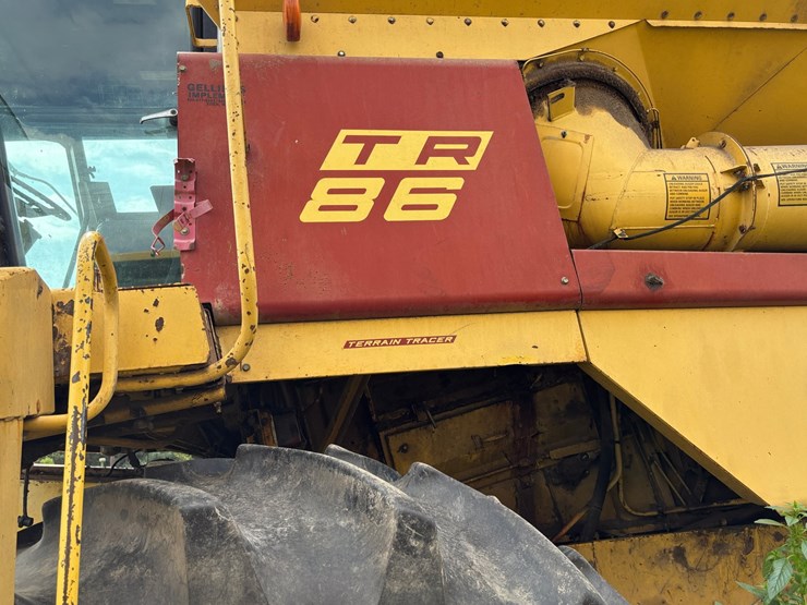 new-holland-tr86-image-20