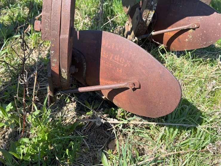 oliver-four-bottom-plow-image-22