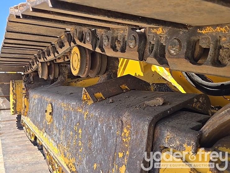 2023-komatsu-d61px-24-image-17