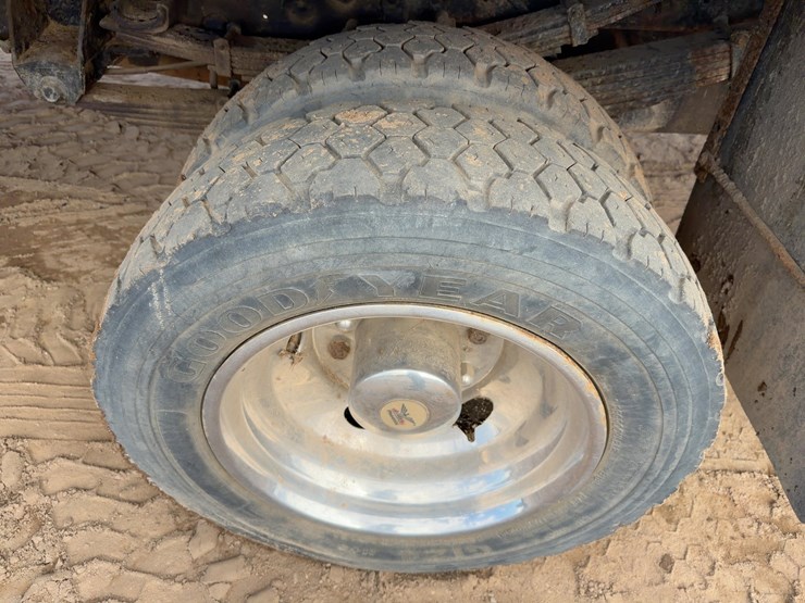 1999-ford-f550-image-10