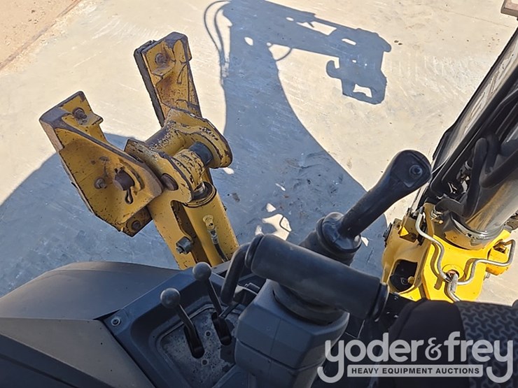 2019-deere-310sl-image-58