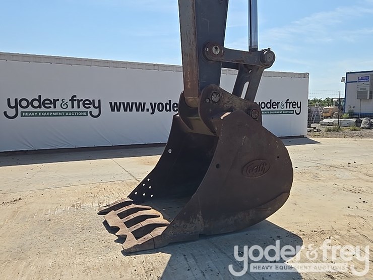 2011-deere-450d-lc-image-21