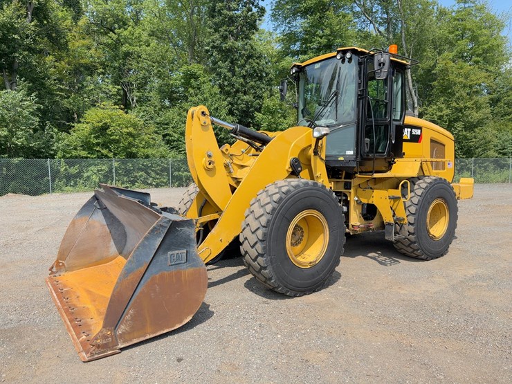 2017-caterpillar-926m-image-1