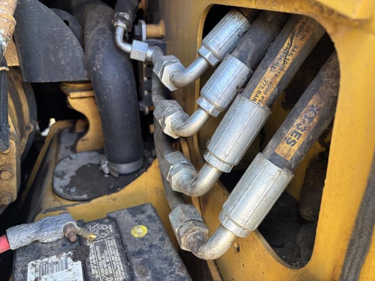caterpillar-226b3-image-36