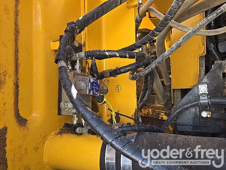 2023-komatsu-pc360-lc-11-image-30