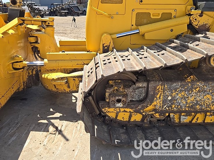 2023-komatsu-d61px-24-image-23