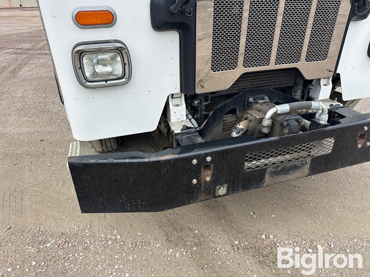 2017-peterbilt-520-image-15