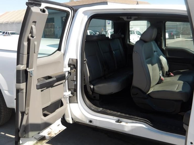 2017-ford-f150-image-19