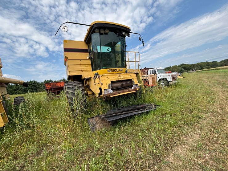 new-holland-tr98-image-3