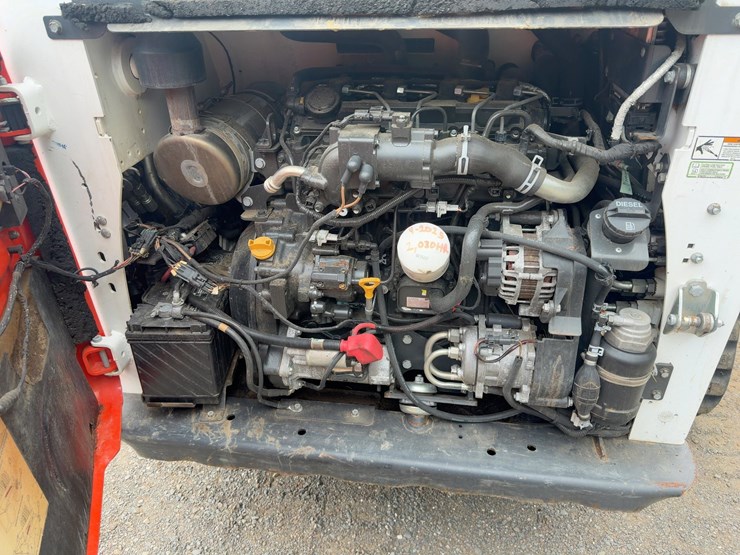 2020-bobcat-t740-image-18