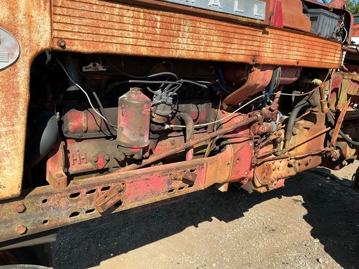 1960-case-ih-farmall-60-image-11