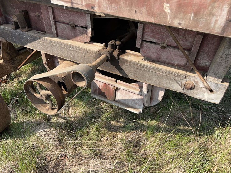 altman-taylor-threshing-machine-image-16