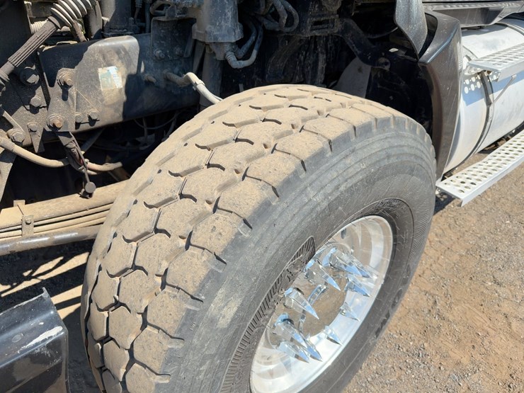 2018-kenworth-t680-image-9