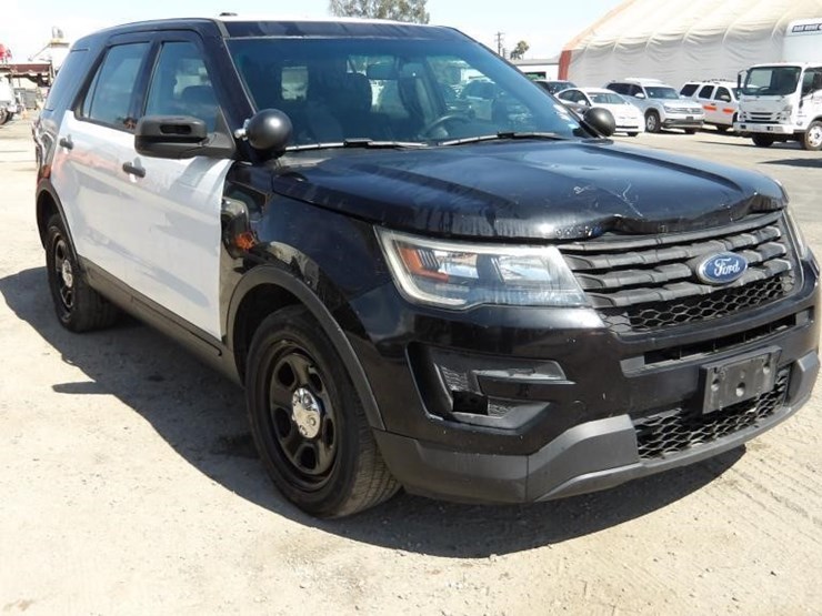 2019-ford-explorer-image-3