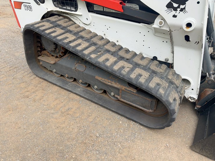 2020-bobcat-t740-image-12