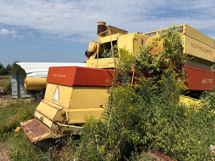 new-holland-tr70-image-8