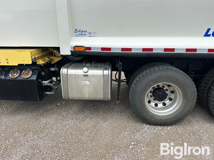 2024-mack-lr64-loadmaster-sideloader-t/a-garbage-truck-image-17