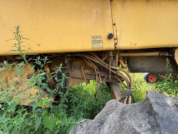 new-holland-tr86-image-11
