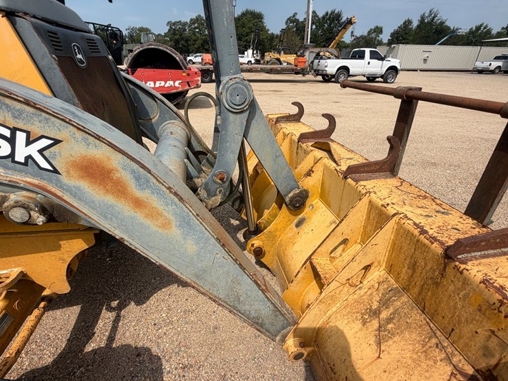 2013-deere-310sk-image-32