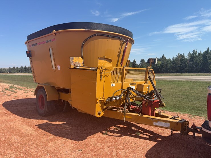 haybuster-bale-processor-image-1