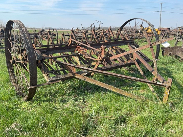 ihc-8ft-field-cultivator-image-1