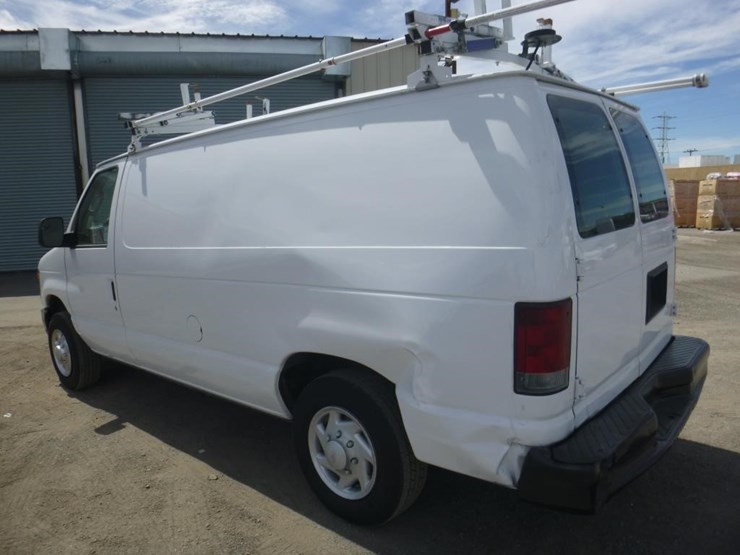2011-ford-cargo-image-4