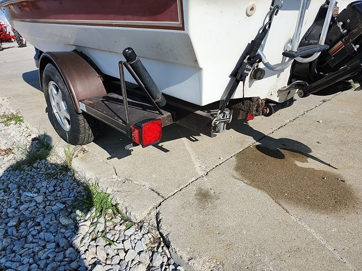 16ft-rinker-fish-&-ski-boat-image-19