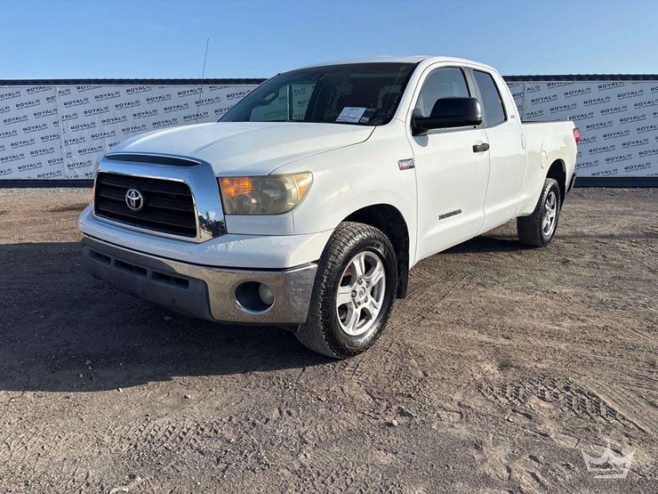 2008-toyota-tundra-image-1