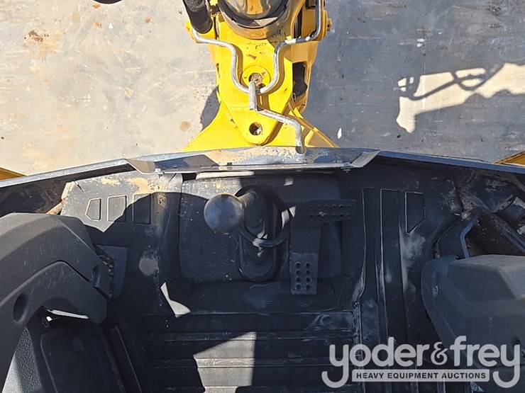 2019-deere-310sl-image-60