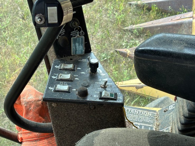 new-holland-tr86-image-60