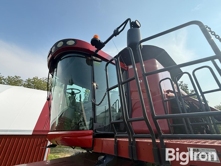 2010-case-ih-8120-image-17