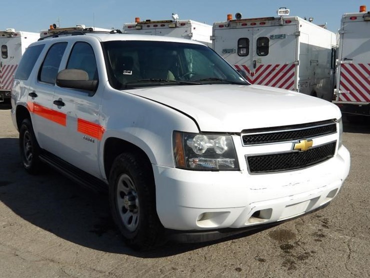 2014-chevrolet-tahoe-image-2