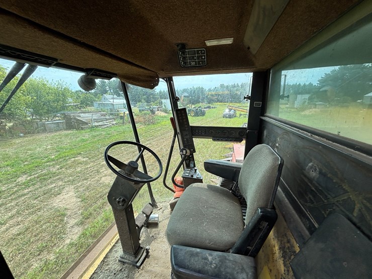 new-holland-tr86-image-56