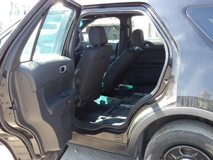2019-ford-explorer-image-14