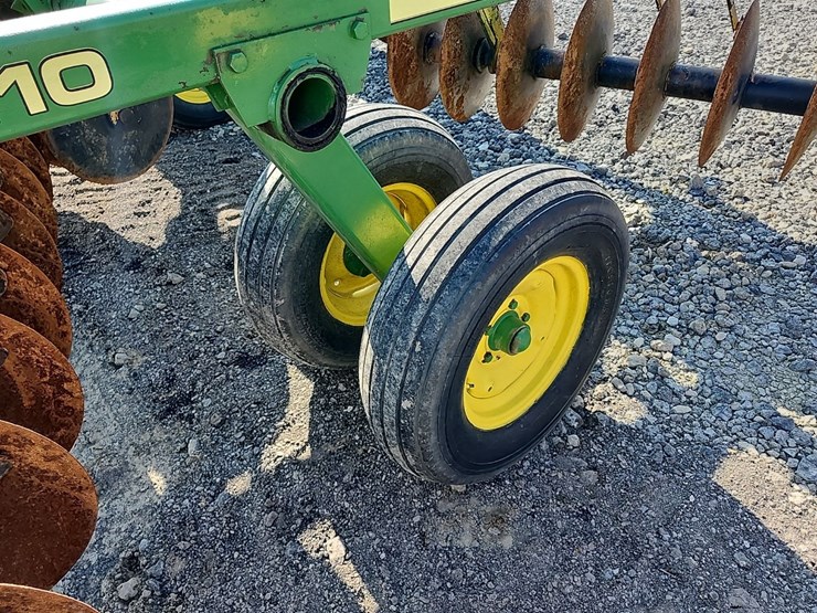 john-deere-210-image-5