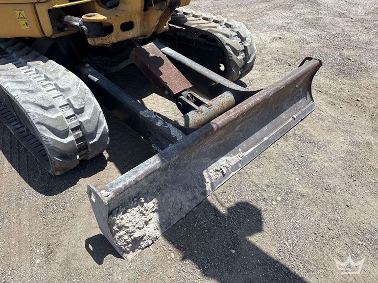 2010-caterpillar-303c-cr-mini-excavator-image-9