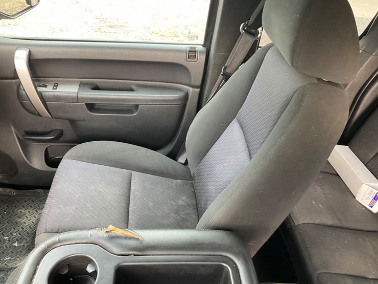 #2052-•-2010-chevrolet-silverado-4x4-pickup-truck-image-90