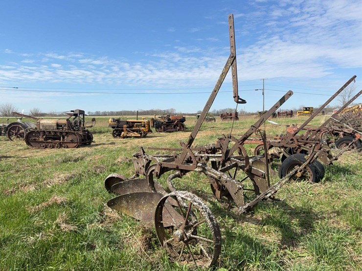 john-deere-16-image-1