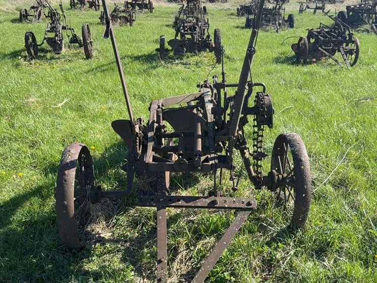 2-bottom-chain-lift-plow-image-9