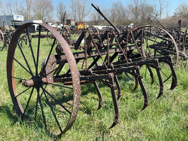 john-deere-pull-type-field-cultivator-image-6